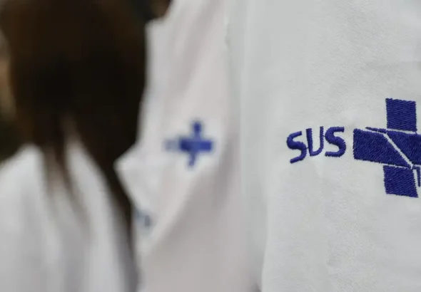 Março Azul: exames para rastrear câncer de intestino triplicam no SUS