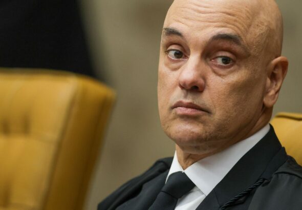 Moraes aumenta restrição para voos de drones na casa de Bolsonaro