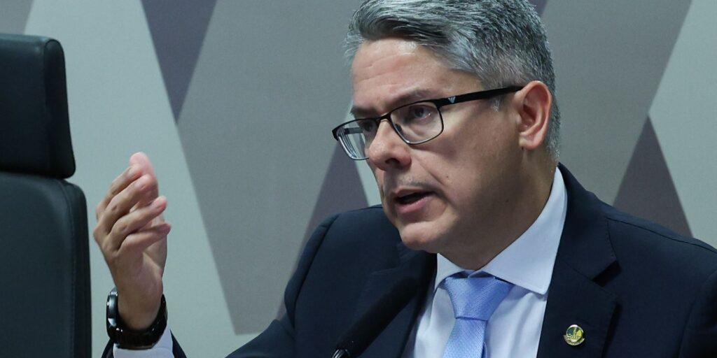 Relatório da CPI do Crime conecta facções com sistema financeiro