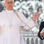 Papa pede fim da guerra, enquanto EUA e Irã negociam paz