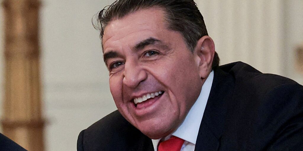 Ministério repudia declaração de assessor de Trump sobre brasileiras