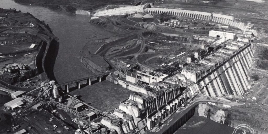 Como a ditadura militar criou um império do ensino privado