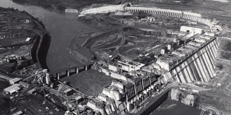 Como a ditadura militar criou um império do ensino privado