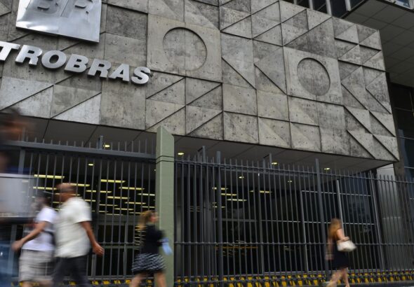 Petrobras destitui diretor de área que vendeu gás com 100% de ágio