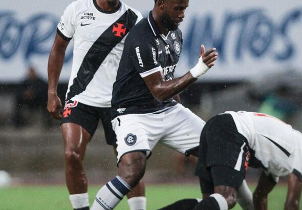 Após atraso devido à chuva, Remo e Vasco empatam pelo Brasileirão