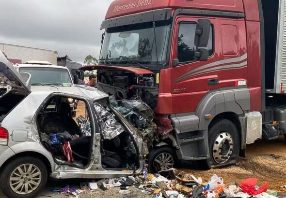 Seis pessoas da mesma família morrem em acidente na BR-251 em MG