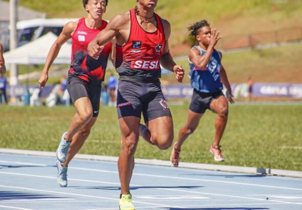 Erik Cardoso supera recorde nos 100 m, mas não tem marca homologada