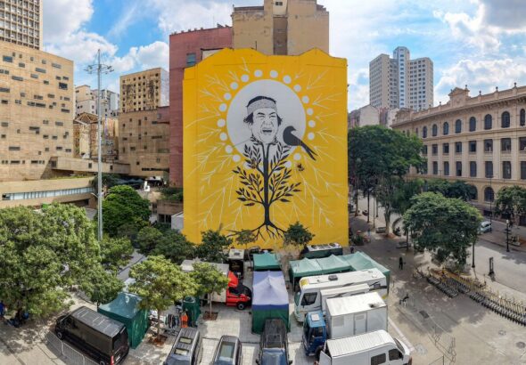 Ailton Krenak é homenageado com mural em edifício de São Paulo