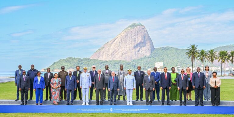 Brasil assume aliança e pede Atlântico Sul livre de guerras e tensões