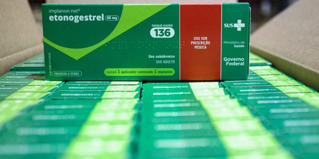 SUS qualifica profissionais para ampliar oferta de implantes hormonais