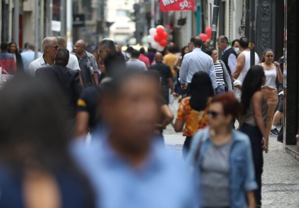 Abono salarial começa a ser pago para nascidos em março e abril