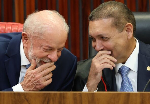 Nunes Marques toma posse na presidência do TSE; Mendonça será vice
