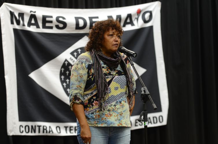 São Paulo - Debora Silva, do movimento Mães de Maio, na inauguração do Memorial dos Crimes de Maio e do Genocídio Democrático  (Rovena Rosa/Agência Brasil)