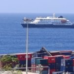 Passageiros começam a deixar navio onde houve surto de hantavírus