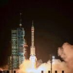 China envia astronauta para missão espacial de um ano