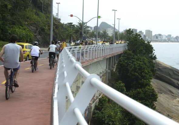 Prefeitura do Rio fecha Ciclovia Tim Maia após ondas de 2 metros