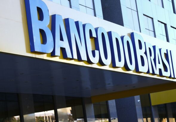 Lucro do Banco do Brasil cai 54% com avanço da crise no agro