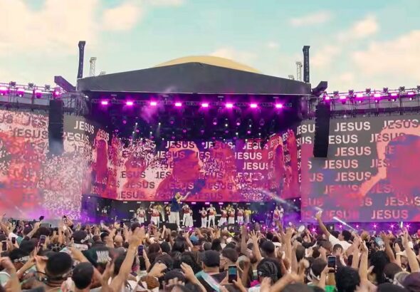 Marcha para Jesus reúne milhares de fiéis no centro do Rio