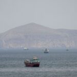 Mísseis atingem navio de guerra dos EUA que tentava entrar em Ormuz