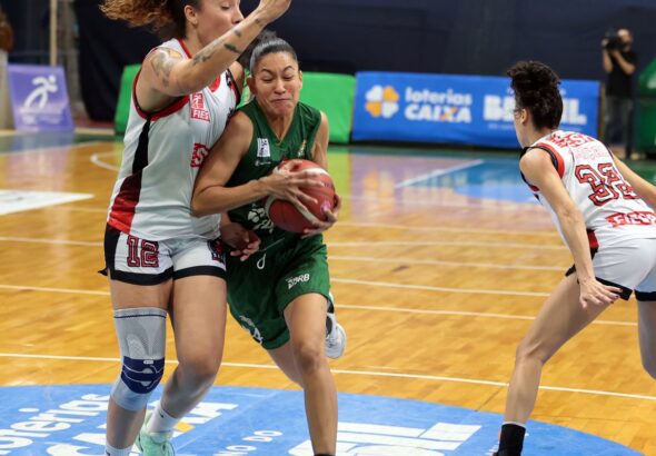 Sesi Araraquara vence o Cerrado e encosta na liderança da LBF