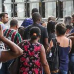 Número de pessoas em busca de emprego há dois anos ou mais cai 21,7%
