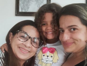 Brasília-DF – 09/05/2026 -Mães de desaparecidos pedem visibilidade, memória e respeito
Mulheres formam grupos para gerar redes de apoio.  (Evanise com filha e neta) Foto: Arquivo pessoal