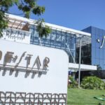 Bolsonaro segue internado com quadro estável após cirurgia