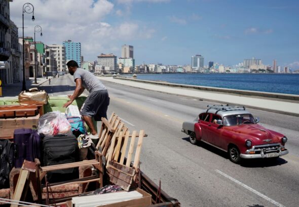 Cuba debate reformas econômica e social em meio ao bloqueio dos EUA