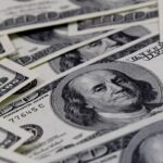 Bolsa cai 2,22%, e dólar volta a subir acima de R$ 5,06