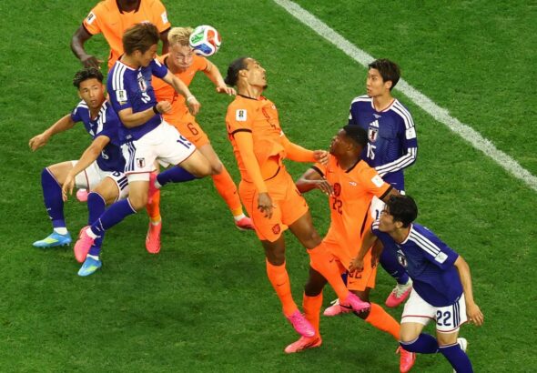 Japão arranca empate e Costa do Marfim vence Equador com gol no fim