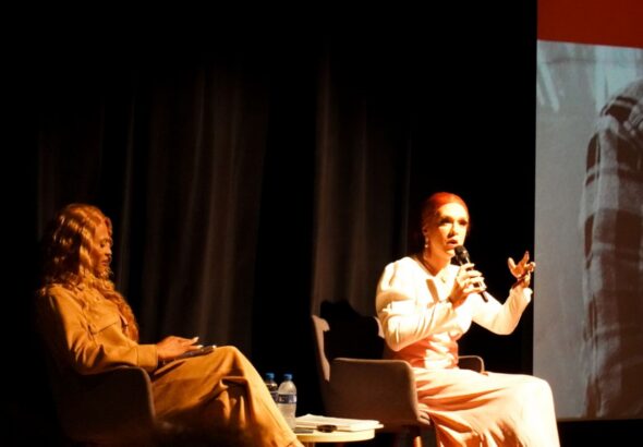 Em evento drag, Rita von Hunty ataca “capitalismo de plataforma”