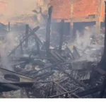 Incêndio destrói moradias na comunidade de Paraisópolis em São Paulo