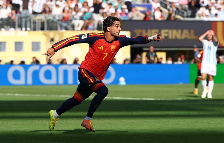 Soccer Football - FIFA World Cup 2026 - Final - Spain v Argentina - New York/New Jersey Stadium, East Rutherford, New Jersey, U.S. - July 19, 2026 Spain's Ferran Torres celebrates scoring their first goal REUTERS/Kai Pfaffenbach