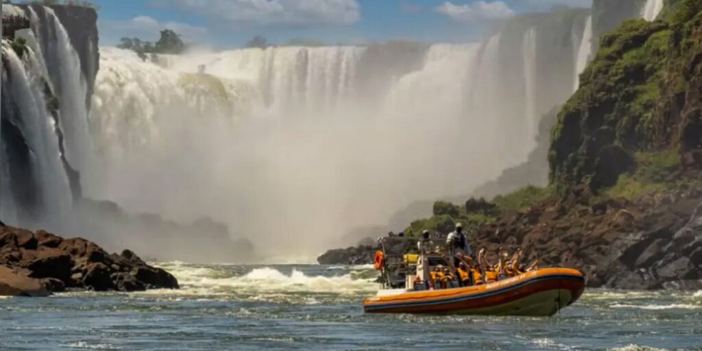 Holandês morre durante passeio de barco nas Cataratas do Iguaçu