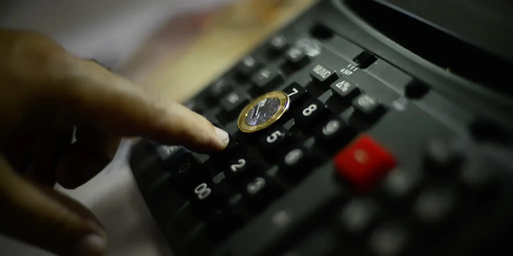 Prévia da inflação oficial fica em 0,06% em julho, diz IBGE