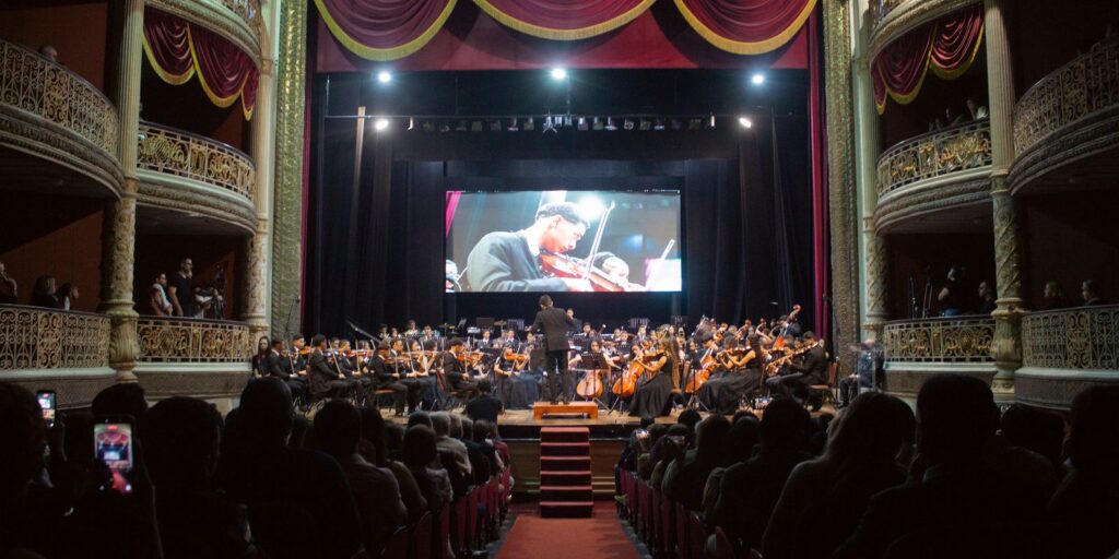 Da periferia para o mundo: concerto marca 20 anos de projeto no Recife