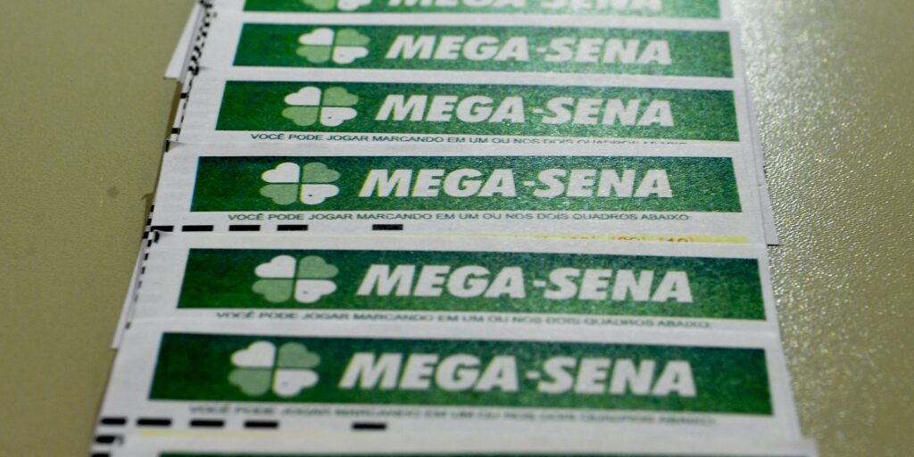 Veja os números da mega-sena sorteados neste sábado (4)