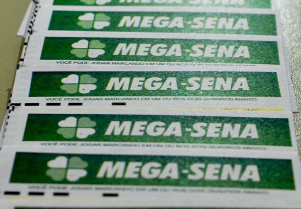 Veja os números da mega-sena sorteados neste sábado (4)