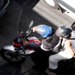 Bombeiros do RJ alertam motociclistas sobre uso dos itens de segurança