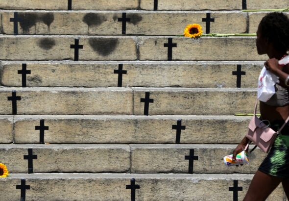 Mortes violentas caem 8,2% no país em 2025; feminicídios aumentam 4%