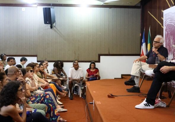 Memória é fundamental na literatura, diz escritor Milton Hatoum
