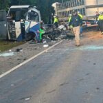 Corpos das vítimas de acidente no Paraná são retirados da pista