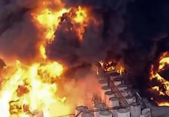 Incêndio em fábrica em Itaquaquecetuba é extinto após 33 horas