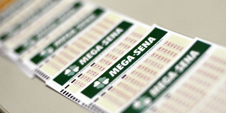 Mega Sena acumula e pode pagar R$ 100 milhões neste domingo
