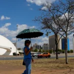 Região Sul tem risco de temporal e granizo; outras regiões têm calor