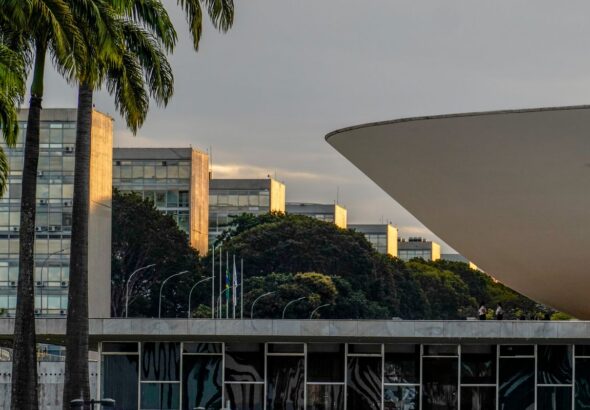 Líder do PT passa mal e Câmara suspende votações