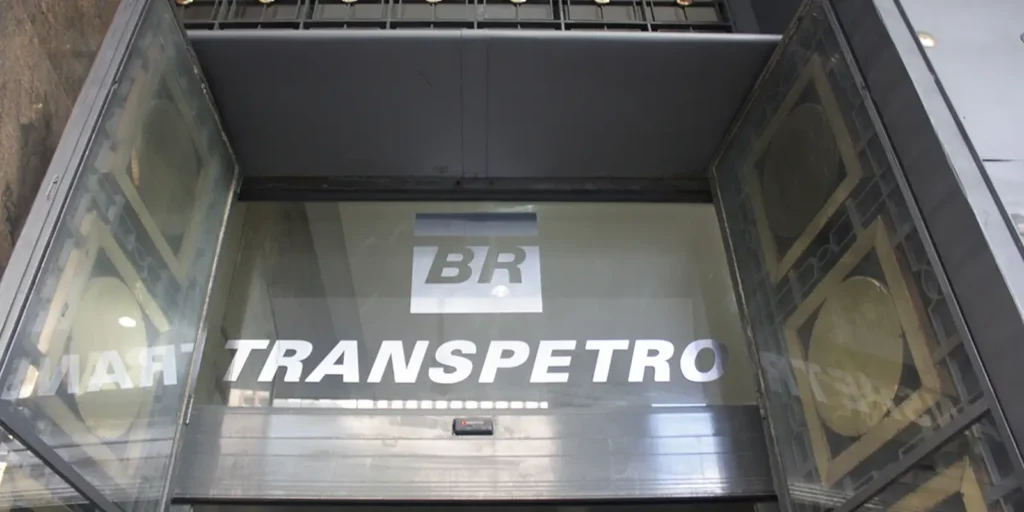 Transpetro abre concurso público com salário inicial de até R$ 15 mil
