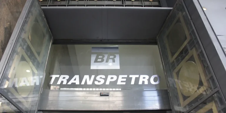 Transpetro abre concurso público com salário inicial de até R$ 15 mil