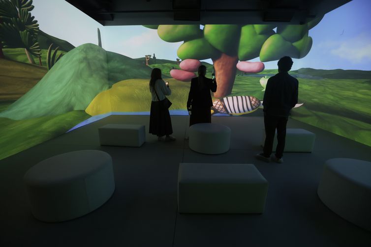 São Paulo (SP), 14/08/2026 - Exposição que celebra 140 anos do nascimento de Tarsila do Amaral.Com cerca de 40 obras projetadas em 360 graus, “O Brasil de Tarsila” inaugura o Nubank Arte Lab, novo espaço de arte imersiva no Conjunto Nacional em São Paulo. Fotos: Paulo Pinto/Agencia Brasil
