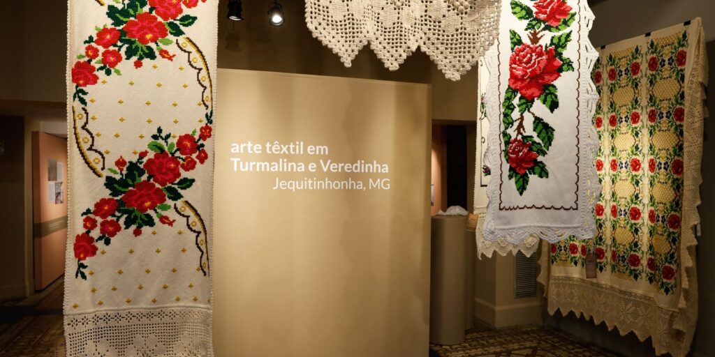 Museu do Folclore recebe bordados do Vale do Jequitinhonha